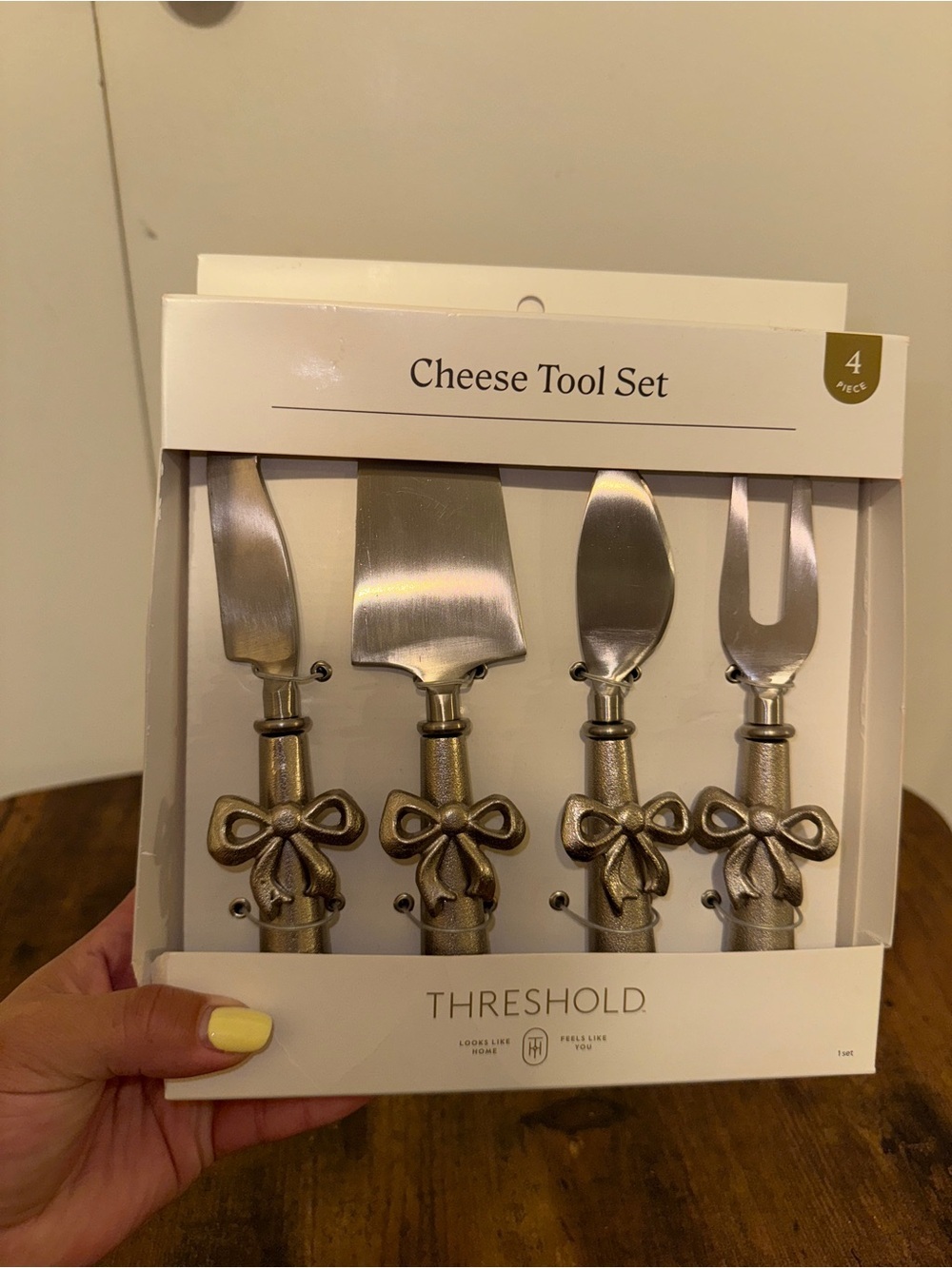 Threshold Bow Cheese Tool Set